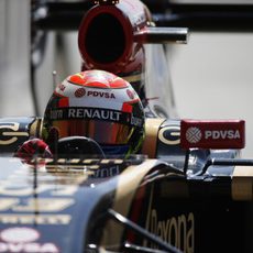 El E22 en manos de Pastor Maldonado