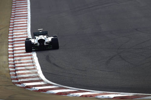 Mercedes progresa adecuadamente en los test de Baréin