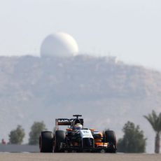 Sergio Pérez rodando con el VJM07