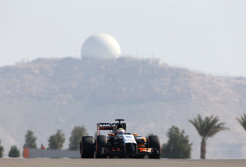 Sergio Pérez rodando con el VJM07