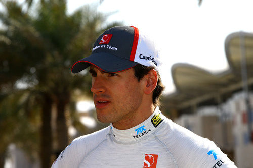 Adrian Sutil mira fijamente al horizonte