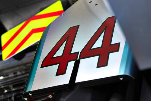 El número 44 de Lewis Hamilton, a escena en Baréin