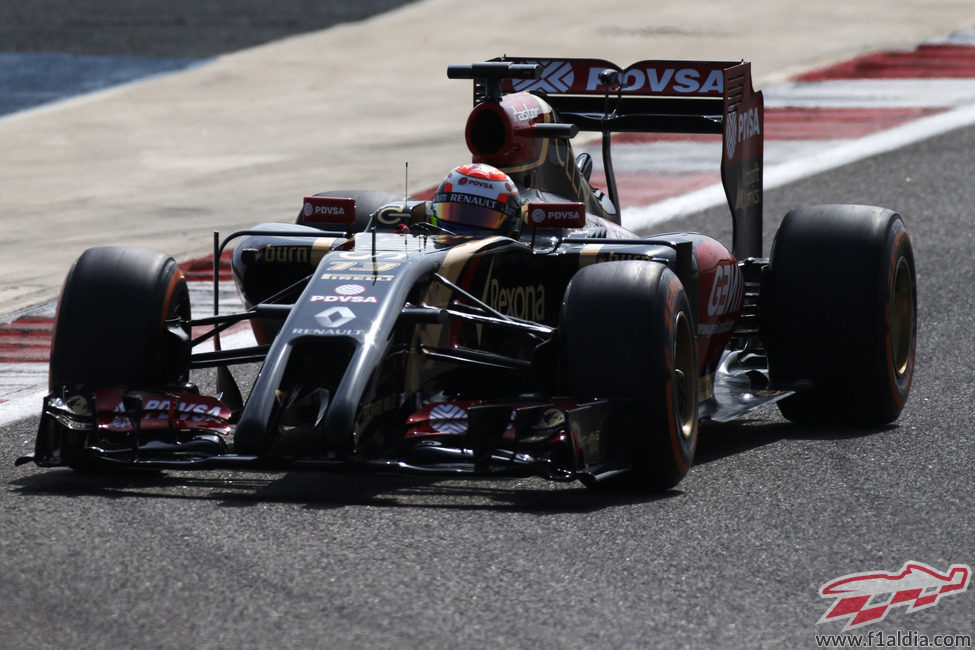 Problemas en el escape para Pastor Maldonado