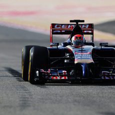 Daniil Kvyat prueba los neumáticos blandos con el STR9