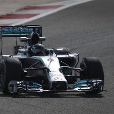 Nico Rosberg rueda con el F1 W05 en Baréin