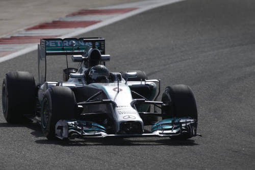 Nico Rosberg rueda con el F1 W05 en Baréin