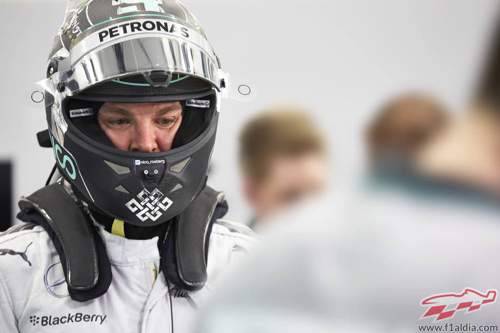 Nico Rosberg concentrado antes de regresar al monoplaza
