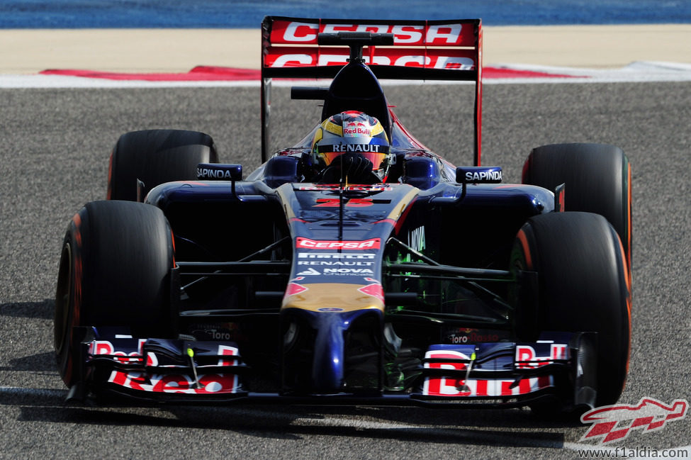 Jean Eric Vergne rueda por Sakhir