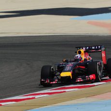 Daniel Ricciardo avanza con los medios