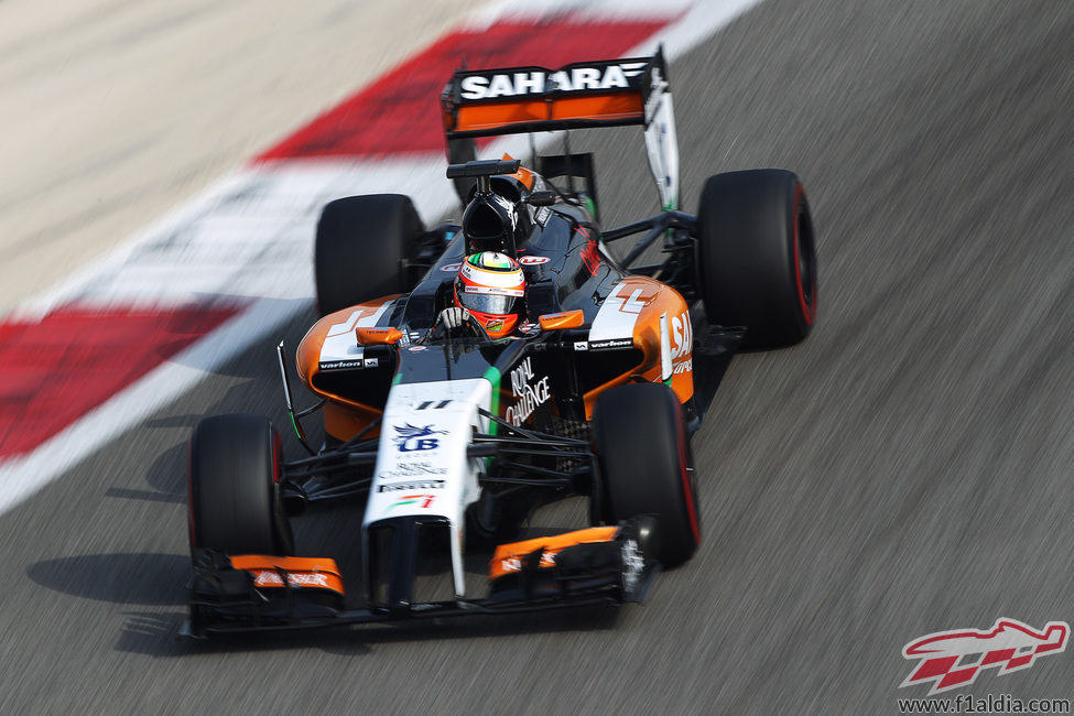 Sergio Pérez pilota el Force India VJM07 en Sakhir