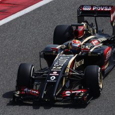 El Lotus número 13 de Pastor Maldonado en acción