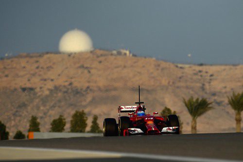 Fernando Alonso rueda con su F14T