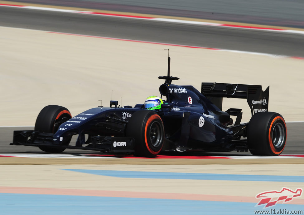 Felipe Massa avanza en Sakhir con el compuesto duro