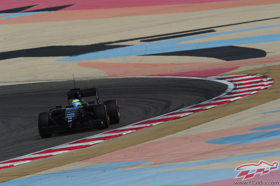 Curva en Sakhir para Felipe Massa