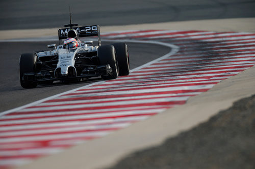 Jenson Button a bordo del McLaren MP4-29 en Sakhir