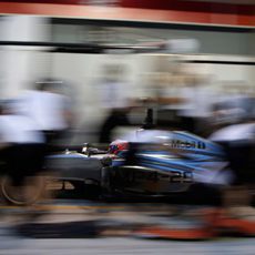 Práctica de parada en boxes para Jenson Button en Baréin