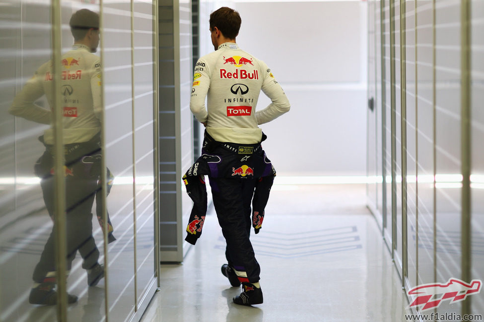 Sebastian Vettel se retira en Baréin