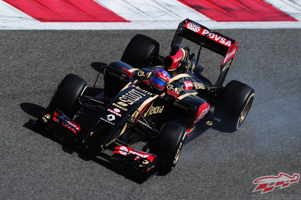 Ligero bloqueo de ruedas de Romain Grosjean