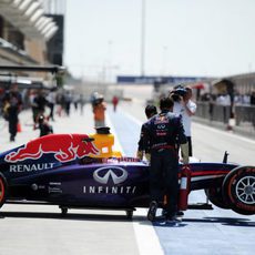 El Red Bull regresa al garaje en Baréin