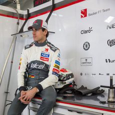 Adrian Sutil, a la espera en el garaje de Sauber