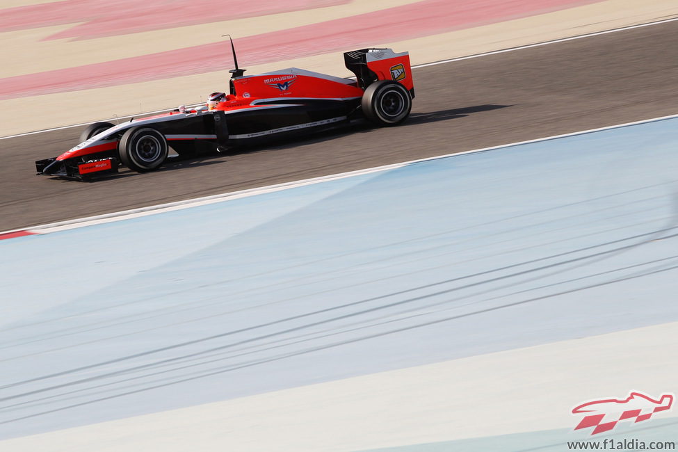 Jules Bianchi rueda con los medios