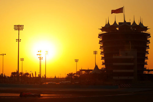 Atardece en Baréin con Jules Bianchi en pista