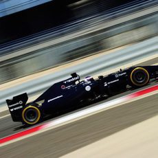 Valtteri Bottas marca el ritmo por la mañana en Sakhir