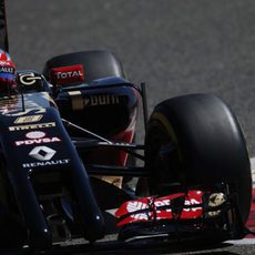 Romain Grosjean afronta una nueva curva de Sakhir