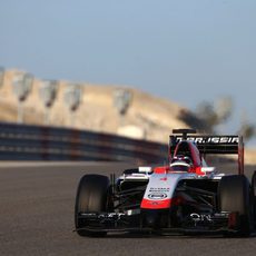 Max Chilton rodando en los segundos test de Baréin