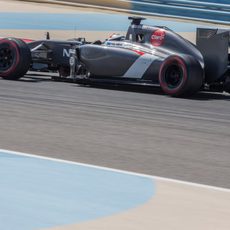 Adrian Sutil rueda en Sakhir sin problemas