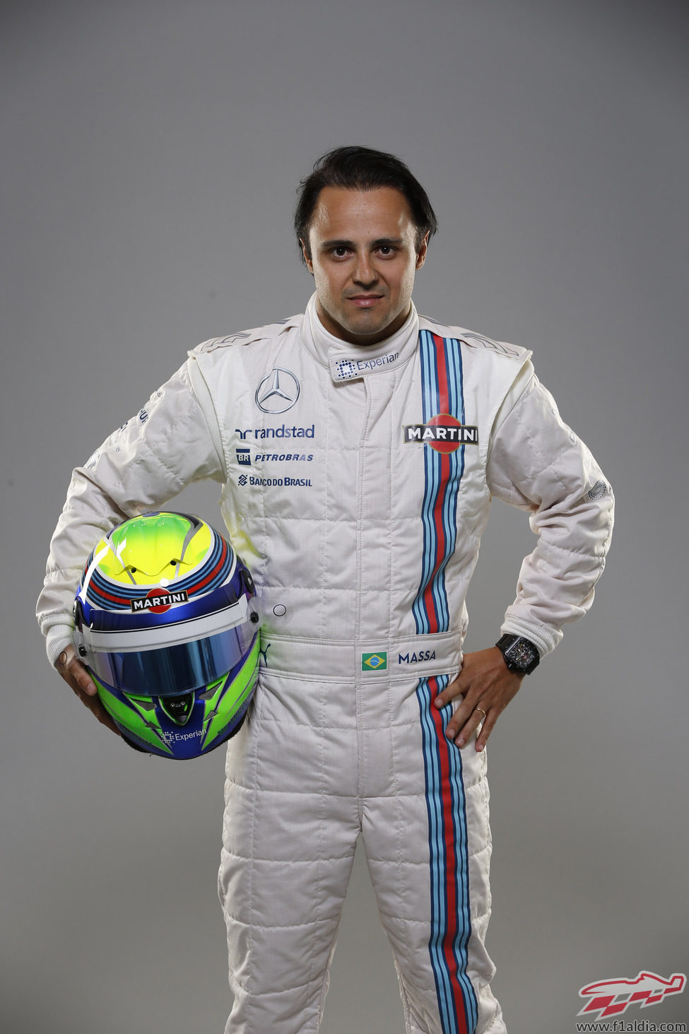 Felipe Massa posa con los nuevos colores de Martini