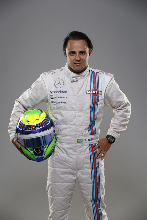 Felipe Massa posa con los nuevos colores de Martini