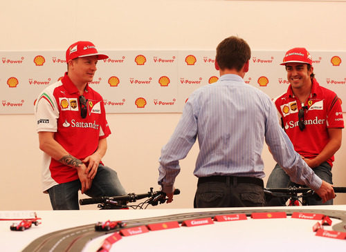 Evento de Shell para Fernando Alonso y Kimi Räikkönen