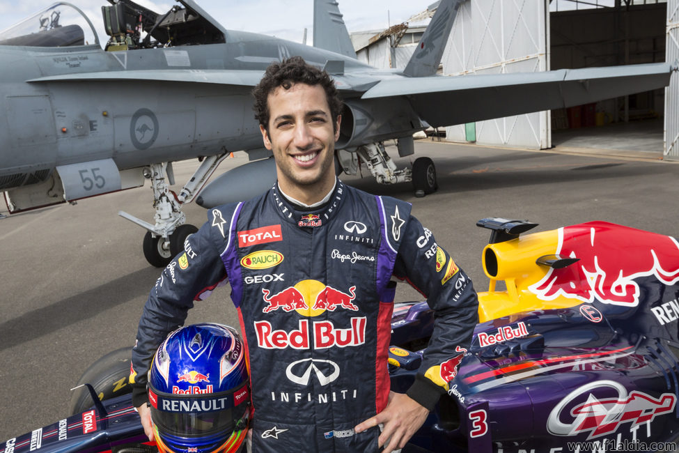 Daniel Ricciardo visita la Royal Australian Air Force