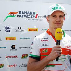 Nico Hülkenberg charla con la televisión alemana