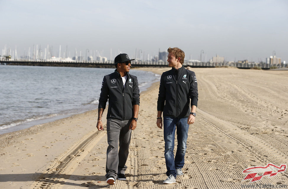 Paseo por la playa para los chicos de Mercedes