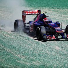 Salida de pista de Daniil Kvyat en los Libres 1