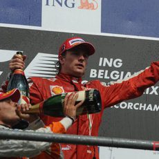 Raikkonen con el champán