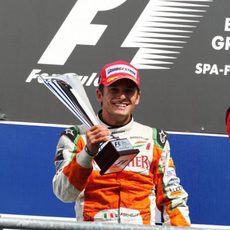 El trofeo de Fisichella