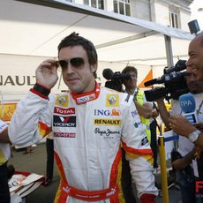 Alonso con gafas de sol