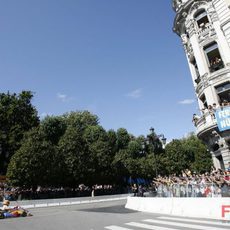 Alonso con su kart por Oviedo