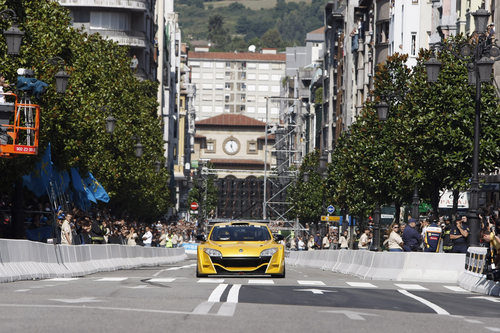 Alonso en el Megane