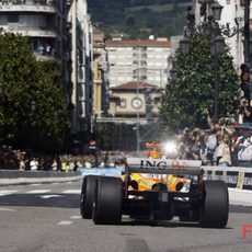 Alonso lleva el R29 por Oviedo