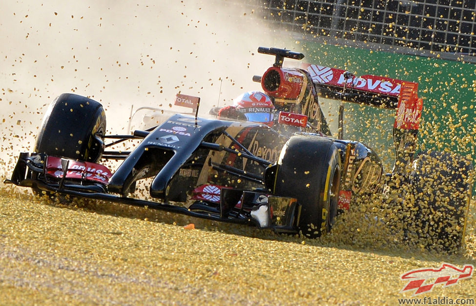 Salida de pista de Romain Grosjean al final de los Libres 2