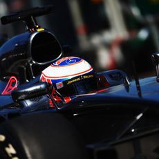 Nueva vuelta para Jenson Button en Melbourne