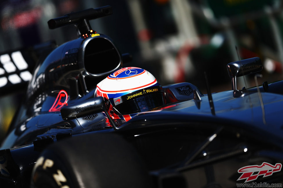 Nueva vuelta para Jenson Button en Melbourne