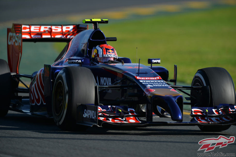 Daniil Kvyat afronta su primer Gran Premio