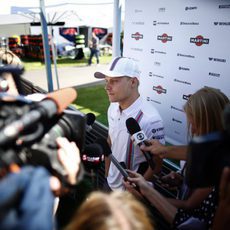 Valtteri Bottas atiende a los medios de comunicación