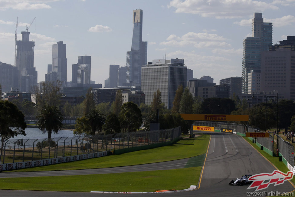 Valtteri Bottas trabaja la aerodinámica en tandas largas