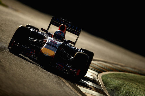 Sebastian Vettel trazando una curva de Albert Park